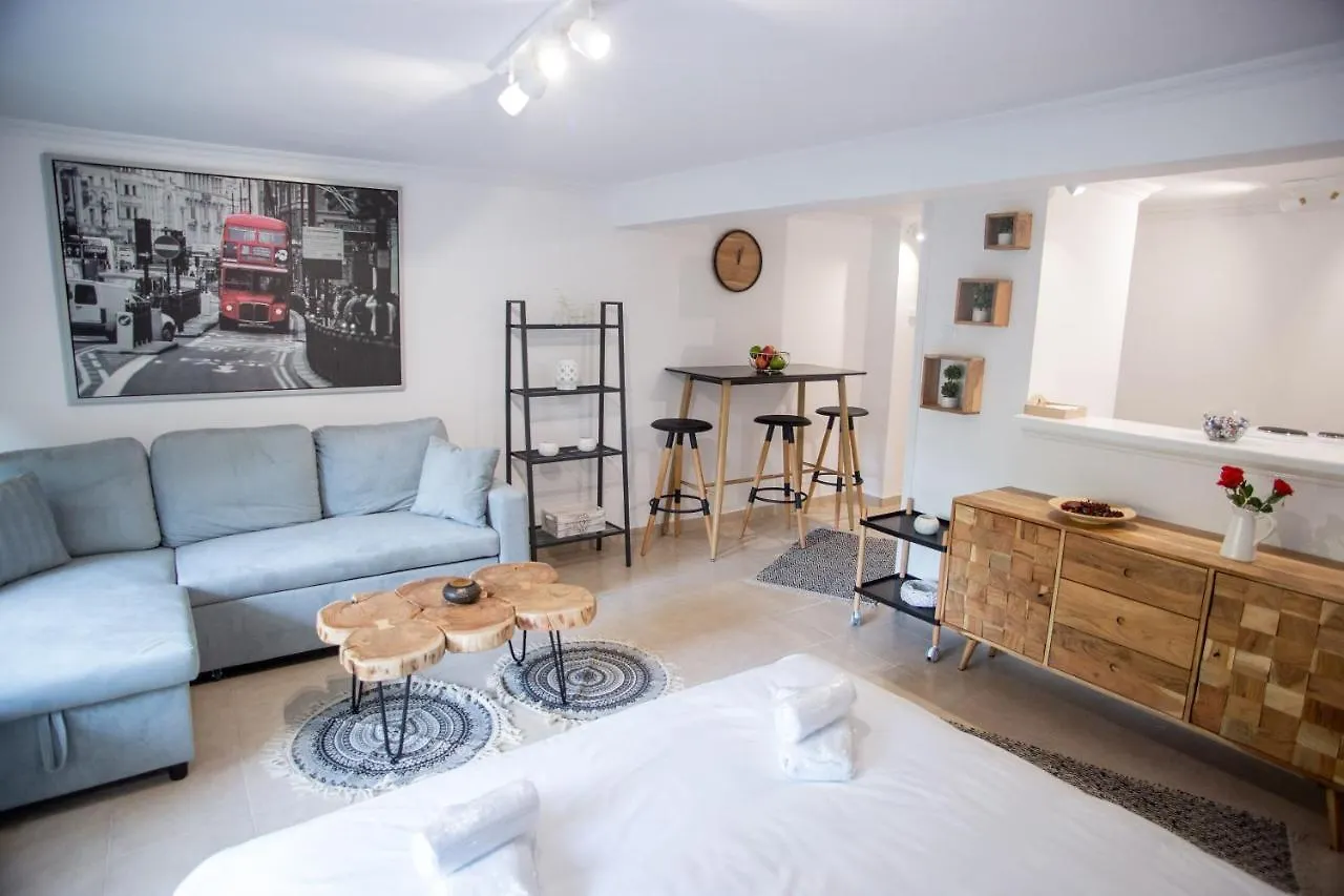 Thessaloniki Center Small Studio Apartment