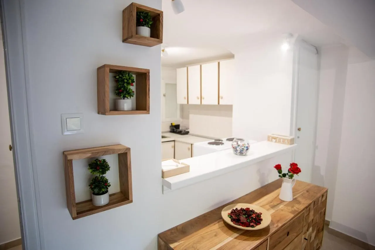 Thessaloniki Center Small Studio Apartment 0*,  Греция